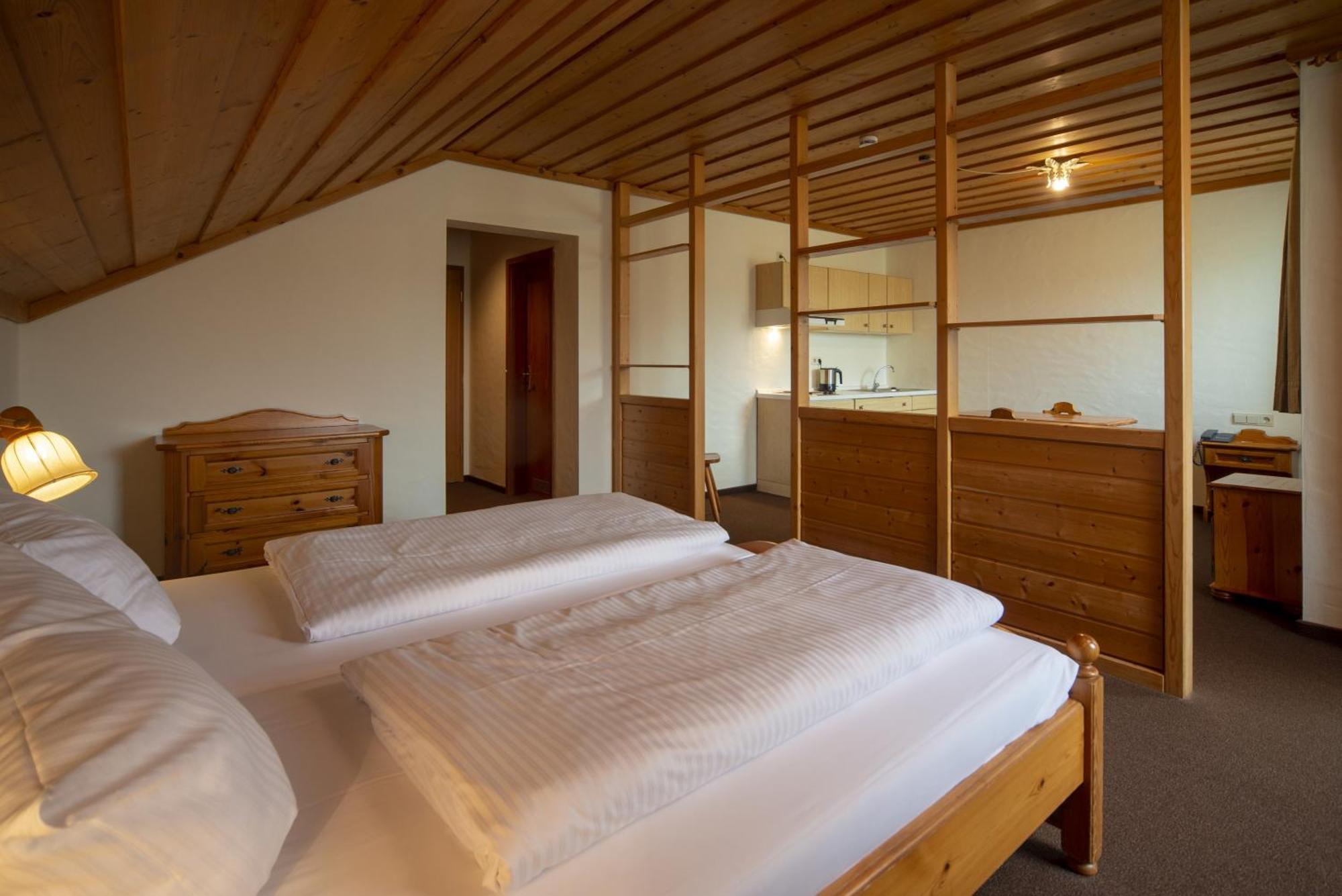 Seehotel Weissensee Fussen Ngoại thất bức ảnh